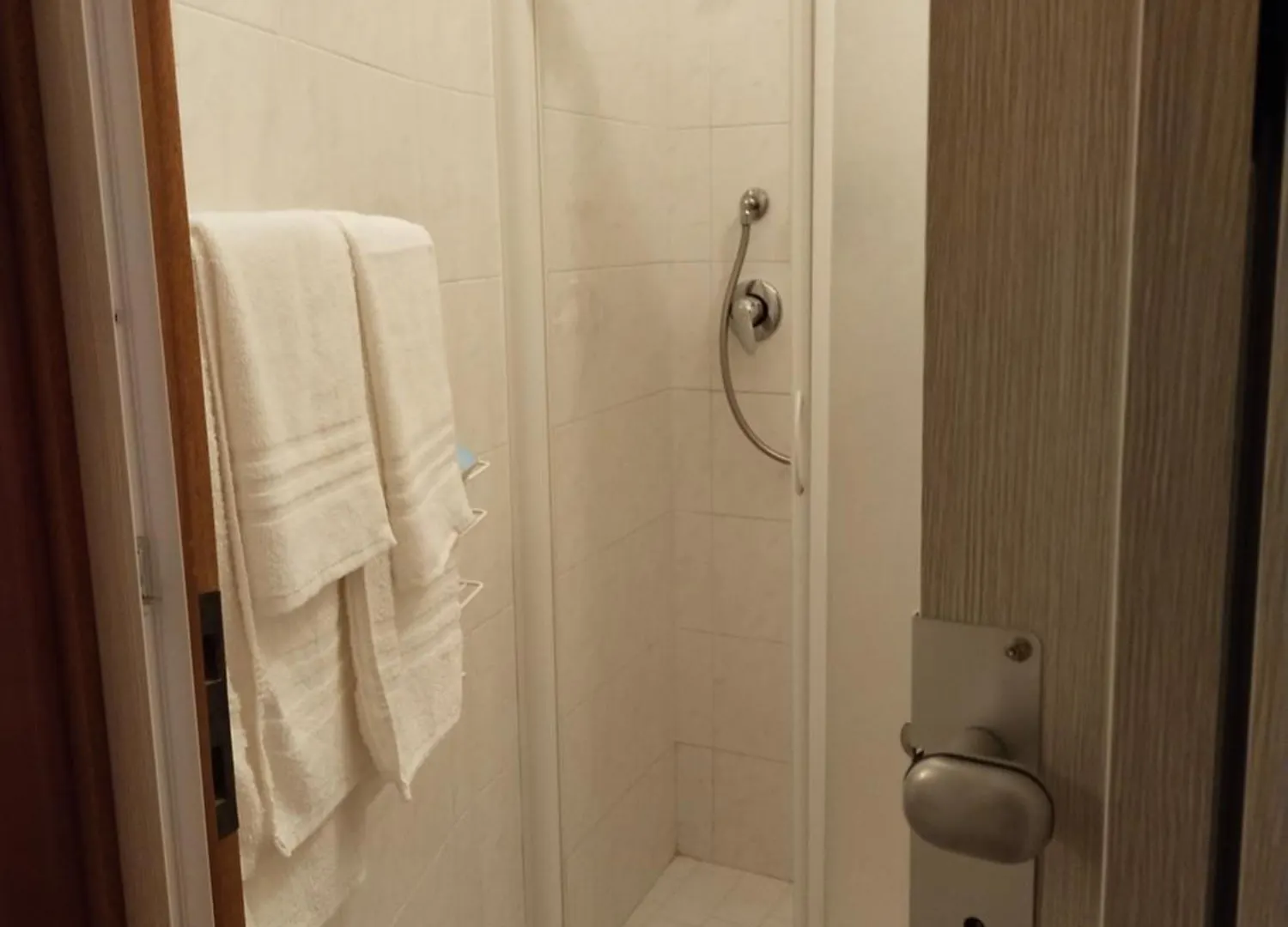 Hotel Goldene Rose Rimini 2*,  Italia